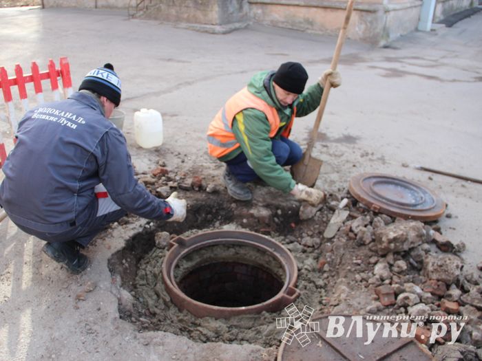 На ул. Нелидовской заменили люк на колодце (ФОТО)