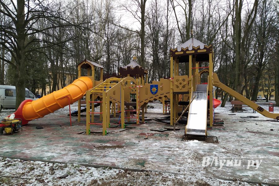 В парке «Петровский» появилась «Яблоня любви» (ФОТО)