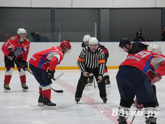Памятный турнир по хоккею прошел в великолукском «Айсберге» (ФОТО)