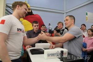 В ТЦ «Апельсин» прошла весенняя ночь распродаж