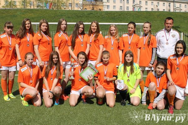 Команда Псковской области стала третьей во II этапе VII летней Спартакиады учащихся России среди девушек по футболу (фото)