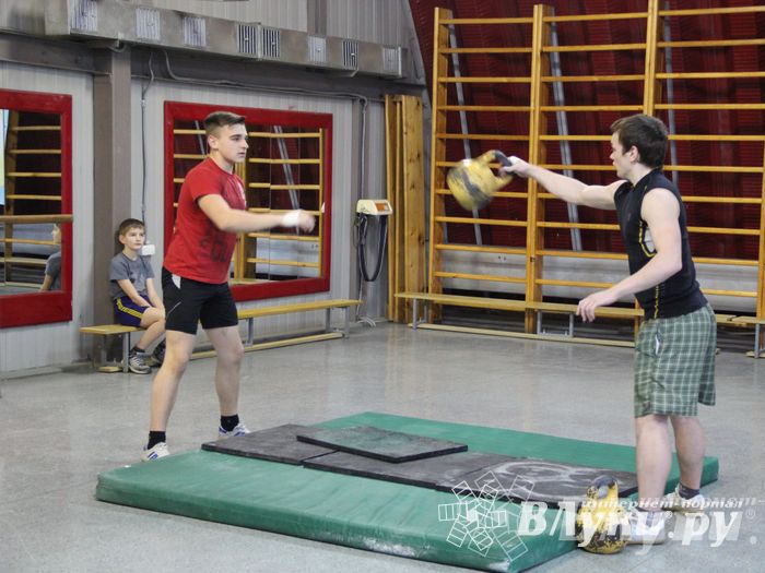 В Великих Луках состоялся Чемпионат по гиревому спорту (фото)