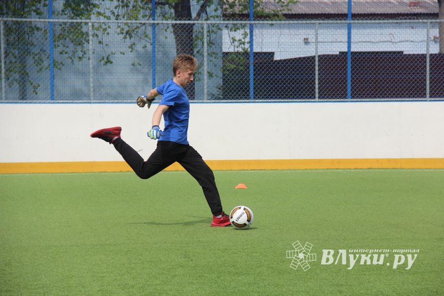 В Великих Луках прошёл Чемпионат по дворовому футболу (ФОТО)