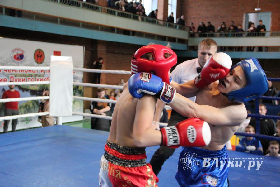 В Великих Луках прошли соревнования по кикбоксингу (ФОТО)