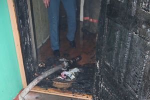 В Великих Луках на проспекте Гагарина загорелась квартира (фото)