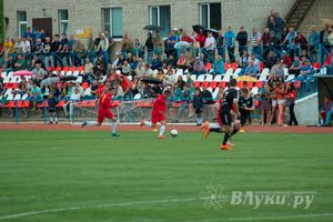 Матчи по футболу в рамках Первенства России проходят в Великих Луках (фото)