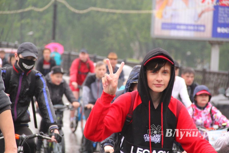 Зигзаг здоровья выполнили великолукские велосипедисты (ФОТО)