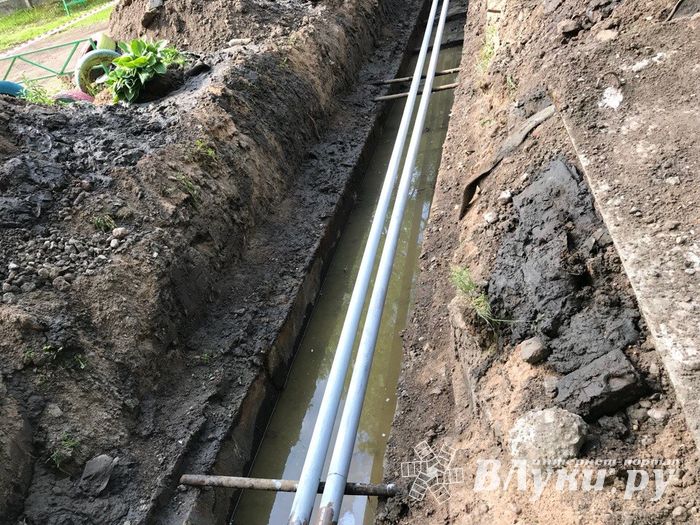 В Великих Луках, на территории детского сада №12, ведется замена отопительной системы (ФОТО)