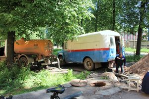 Не выдержала испытания: на Нелидовской ремонтируют теплотрассу (ФОТО)