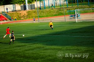 Матчи по футболу в рамках Первенства России проходят в Великих Луках (фото)