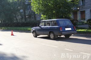 В Великих Луках на улице Первомайской водитель Жигулей сбил 82-летнюю женщину