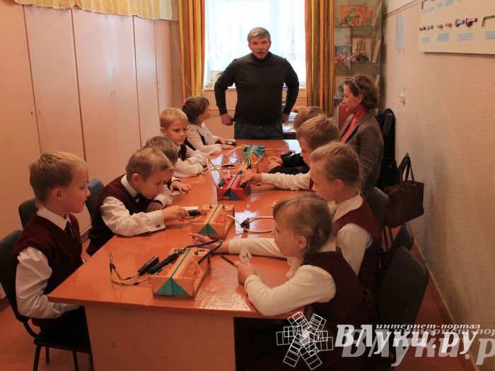 Великолукских лицеистов посвятили в «Маленькие мастера»