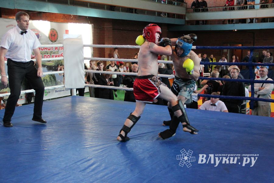 В Великих Луках прошли соревнования по кикбоксингу (ФОТО)
