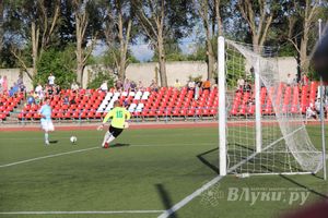 В Великих Луках состоялся матч Первенства СЗФО по футболу между командами «Луки-Энергия» и «Химик»
