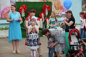 В Великих Луках чествовали близнецов (ФОТО)