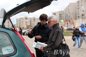 В Великих Луках прошла автомобильная ярмарка