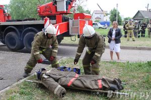 В Великих Луках прошли областные соревнования среди пожарных по спасению пострадавших