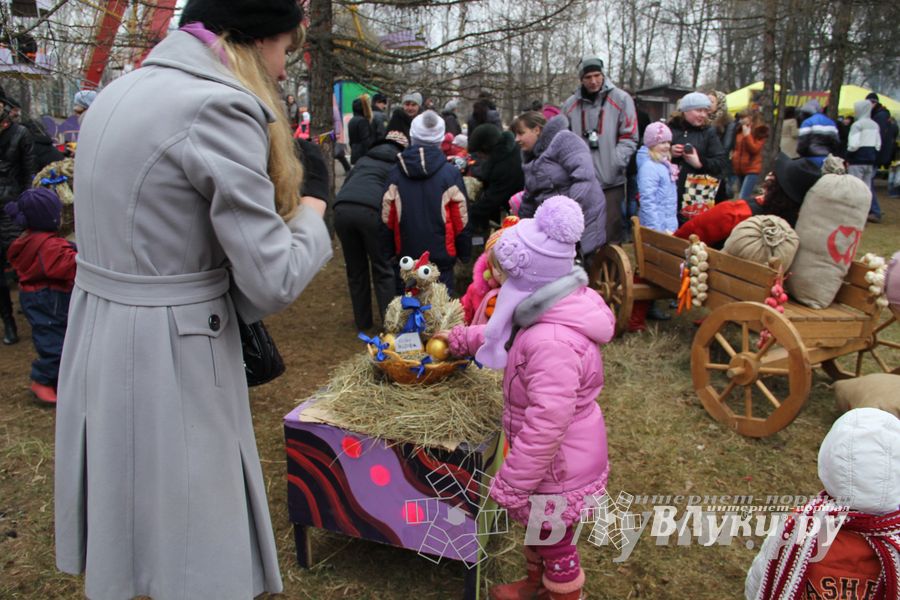 Гуляния широкой великолукской Масленицы