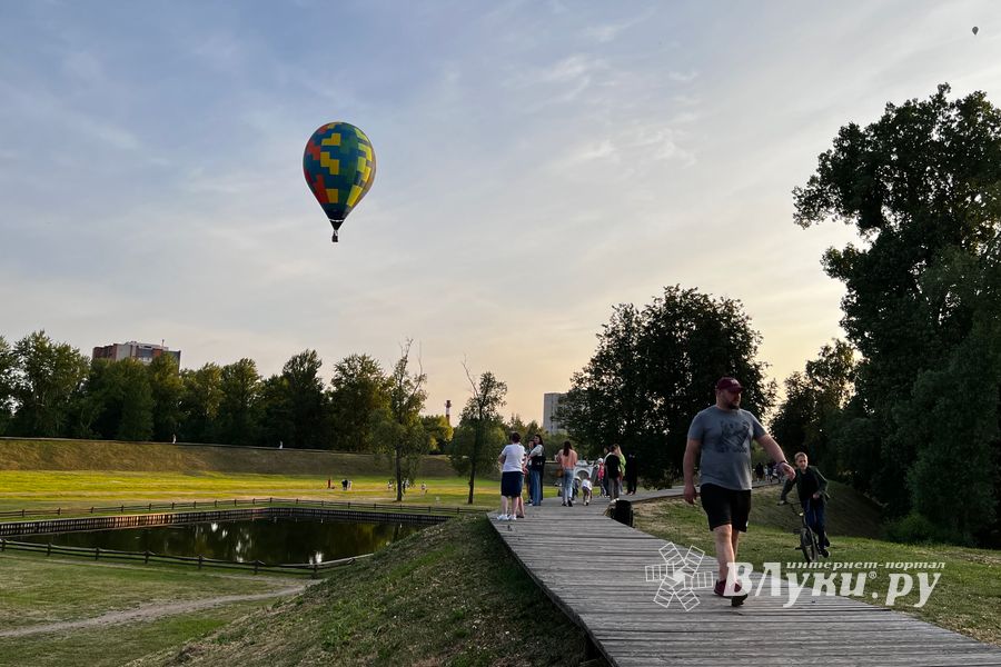 Международная встреча воздухоплавателей в Великих Луках .. ФОТО, ВИДЕО)