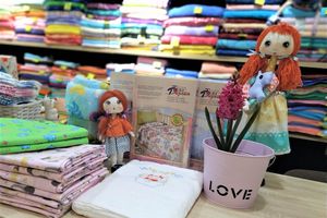 Кот Барон приготовил подарки для женщин