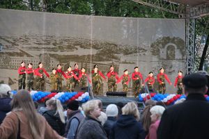 В Великих Луках прогремел праздничный салют в честь Дня Победы (ФОТО)