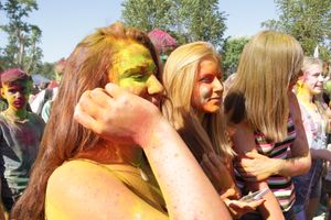 Яркие эмоции «ColorFest» в Великих Луках (ФОТО)