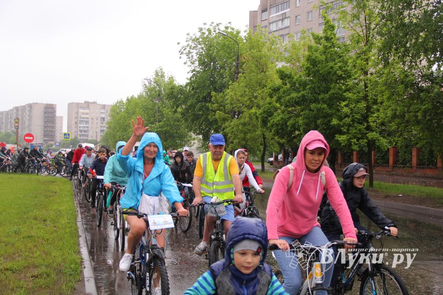 Зигзаг здоровья выполнили великолукские велосипедисты (ФОТО)