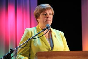 Великолуких выпускников наградили (ФОТО)