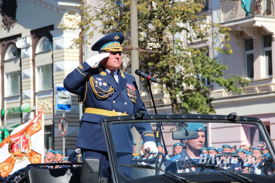 Военный парад в Великих Луках, часть II (ФОТО)