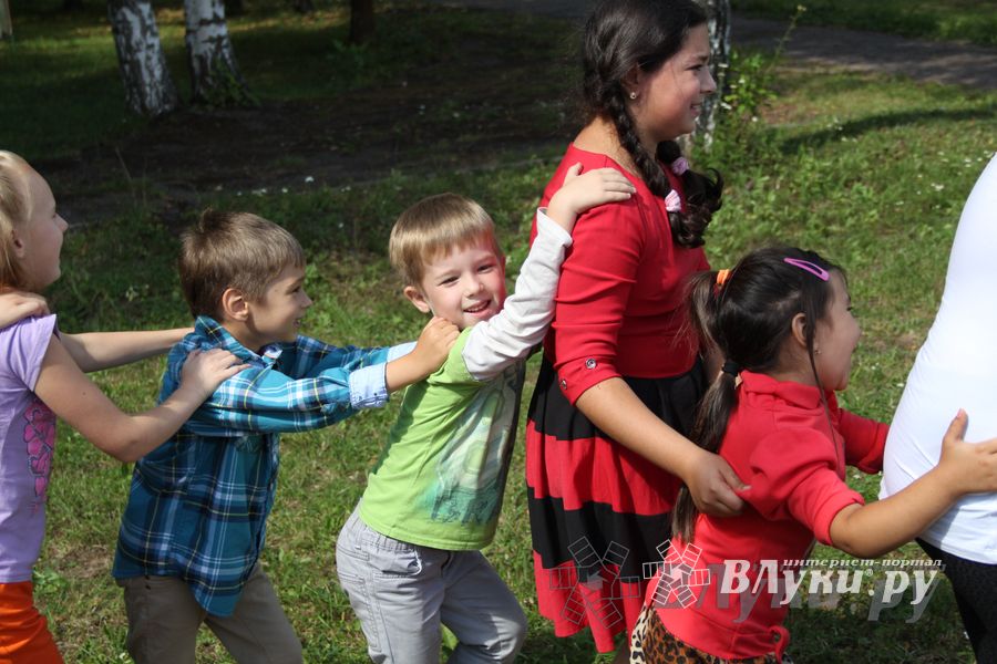 ​В Великих Луках сказочный «Праздник мороженого» подарил радость детям