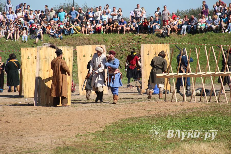 Великолукская Крепость соединила прошлое и настоящее (ФОТО)