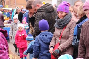 В Великих Луках проходит Весенняя ярмарка