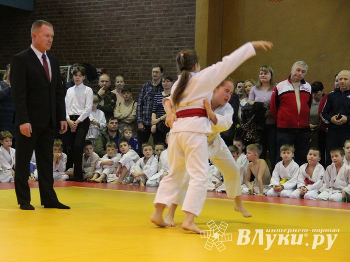 В Великих Луках прошли соревнования, посвященные памяти героев 6-й роты (ФОТО)