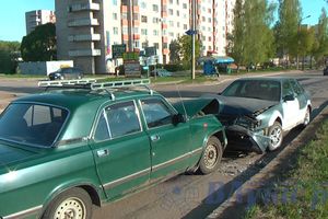 В Великих Луках столкнулись Ауди и ГАЗ