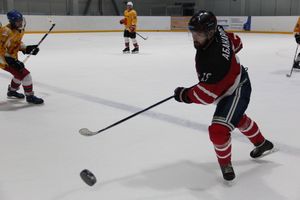 Хоккейные матчи чемпионатов города Великие Луки и Псковской области по хоккею прошли в СОК «Айсберг» (ФОТО)