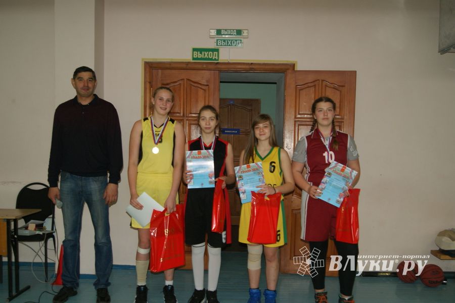 Великолучанки завоевали «серебро» на традиционном турнире по баскетболу (ФОТО)