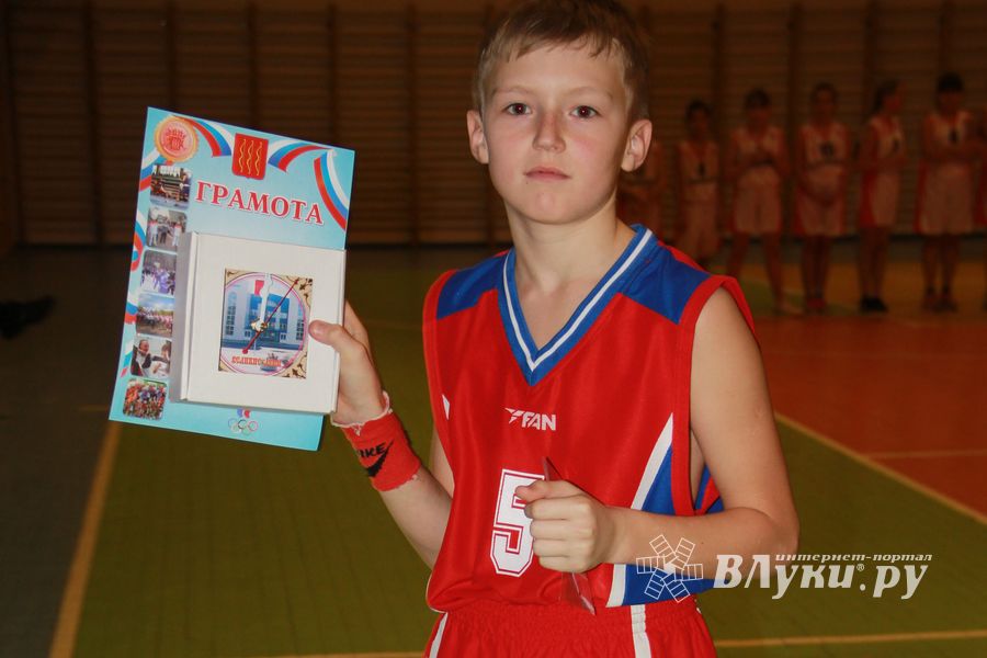 Великолукские баскетболисты стали победителями междугородних соревнований по баскетболу