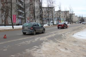 Два Renault столкнулись в Великих Луках (ФОТО)