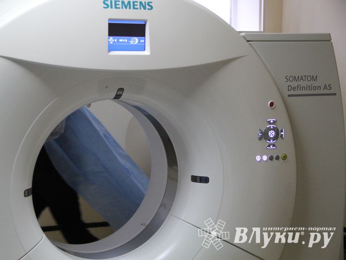 Андрей Турчак велел наладить работу томографа и улучшить вентиляцию в палатах Великолукской межрайонной больницы