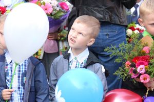 Самую многочисленную школу Великих Лук пополнили 116 первоклассников (ФОТО)