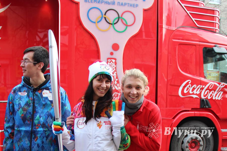 Эстафета Олимпийского огня в Изборске и Пскове