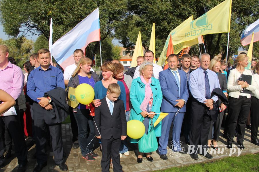 В Великих Луких благоустроили сквер на ул. Жукова (фото)