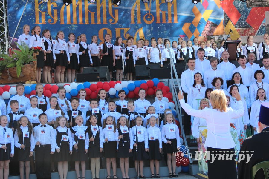 Военный парад в Великих Луках, часть II (ФОТО)