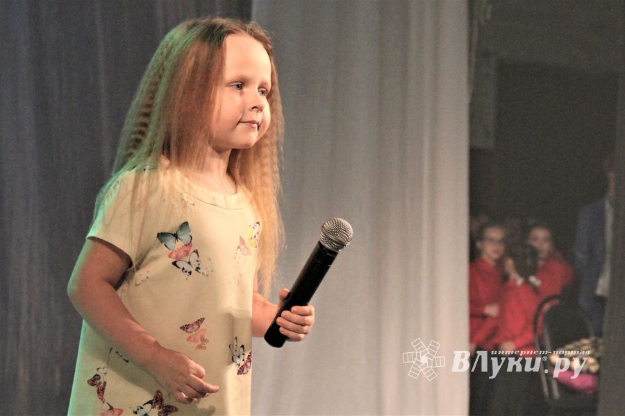 Юные артисты ГДК им. Ленина отметили «Мамин день» (ФОТО)