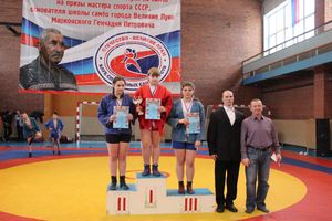 Церемония награждения открытого первенства города по самбо на призы мастера спорта СССР Марковского Геннадия Петровича (ФОТО)