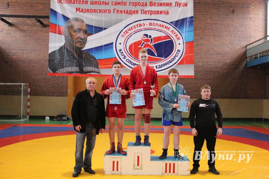 В Великих Луках прошли соревнования по самбо (ФОТО)