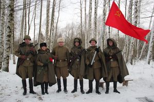 Никто не забыт: в Великих Луках благоустроили могилу неизвестного солдата (ФОТО)