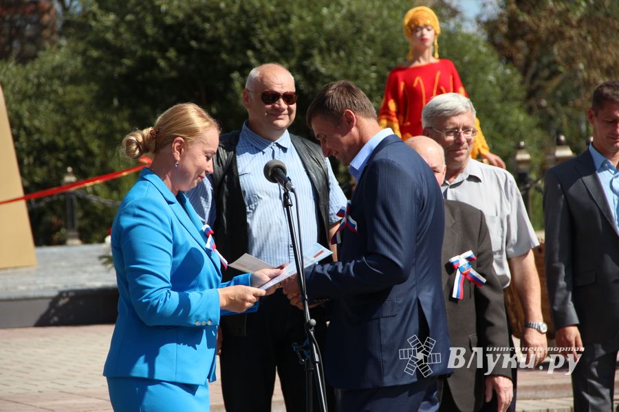 В Великих Луках торжественно открыли Памятный знак (ФОТО)
