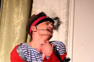 Кони стоят пьяные, хлопцы запряженные — в ГДК Ленина сыграли «Свадьбу в Малиновке» (ФОТО)