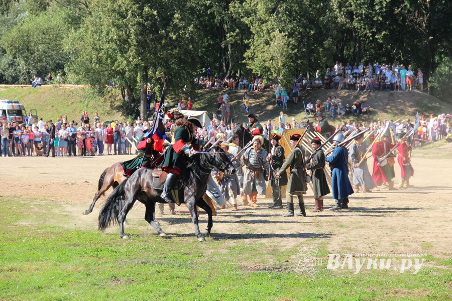 Великолукская Крепость соединила прошлое и настоящее (ФОТО)